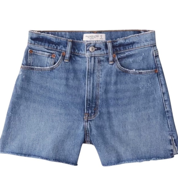 Abercrombie & Fitch - NWT The High Rise 4” Mom Curve Love Jean Shorts Sz 18 - Picture 2 of 9